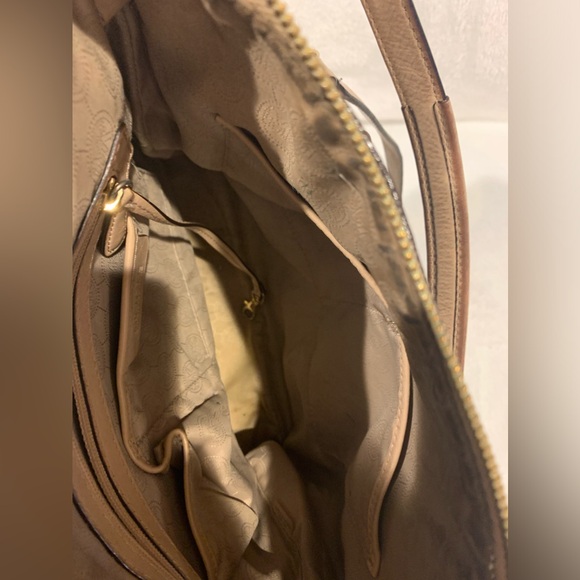 Michael Kors purse with handle and shoulder strap - Picture 8 of 12